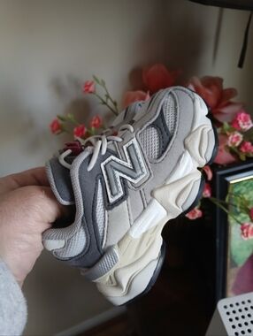 New Balance 9060 Raincloud/Bungee Athletic/Lifestyle Shoes Size 5C Unisex